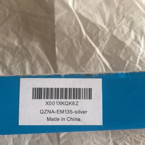 Paper Towel Holder With Wall Mount New - Picture 5 of 7